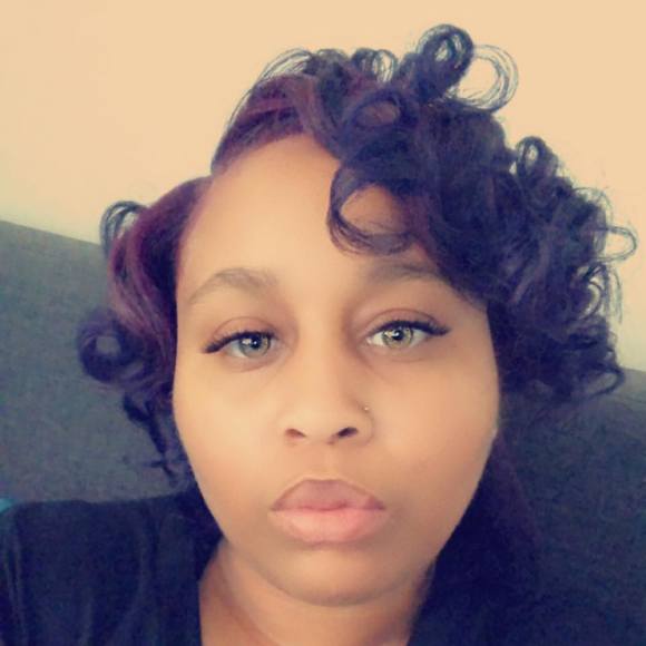 Profile Picture of Lakinna Primer (@kinna88) on Poshmark