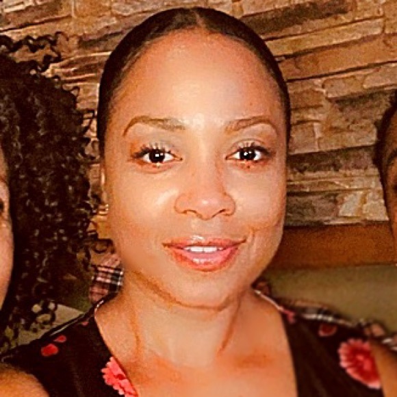 Profile Picture of Menyon Landrum (@filetmenyon) on Poshmark