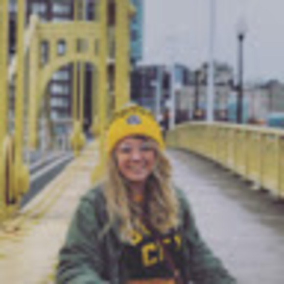 Profile Picture of Bryer Blumenschein (@bryerlb) on Poshmark