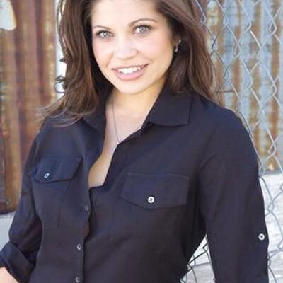 Profile Picture of Danielle Fishel Fans (@DFishelFans) on Twitter