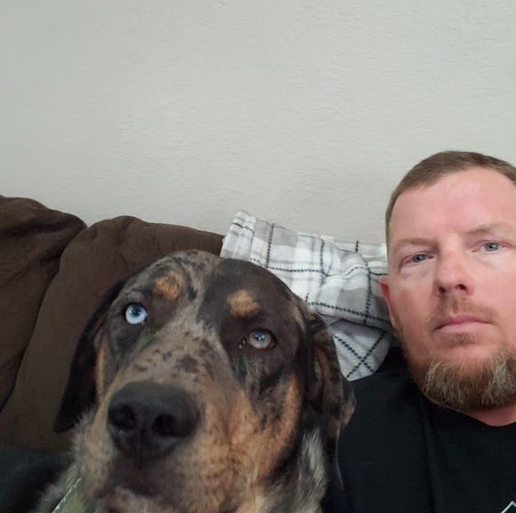 Profile Picture of Shawn Vaeth (@ariella0127) on Poshmark