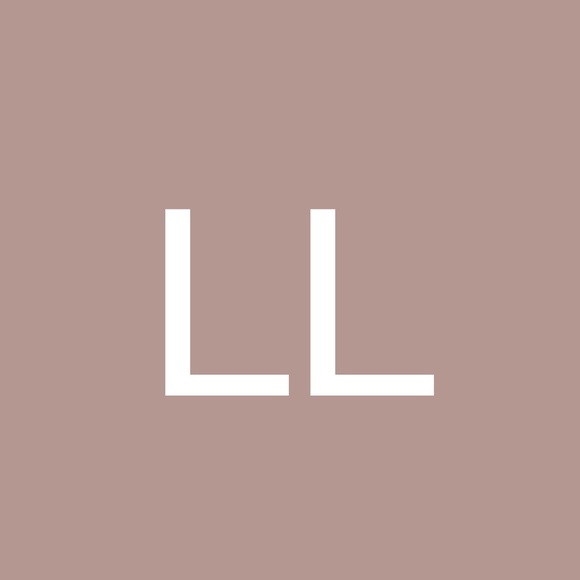 Profile Picture of Luciana Luciana (@luciana76578) on Poshmark