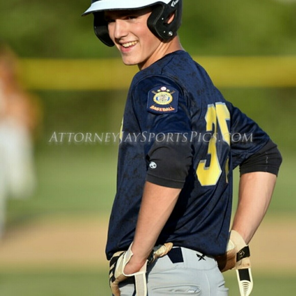 Profile Picture of David Buxton (@dbuxton) on Poshmark