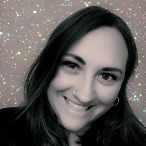 Profile Picture of Mandy Schnurr (@mandyschnurr) on Poshmark