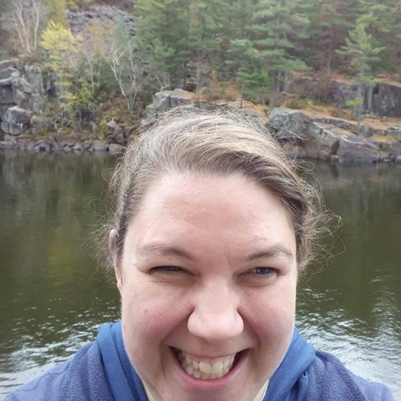 Profile Picture of Alison Hull (@alisonhull854) on Poshmark