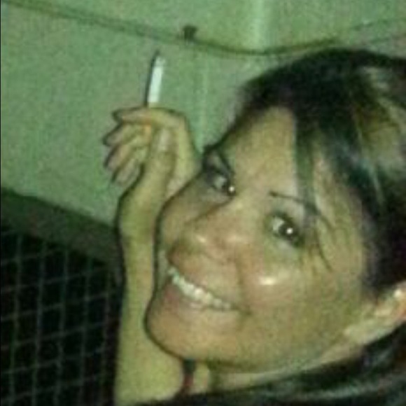 Profile Picture of Lori Cameron (@bunz72) on Poshmark