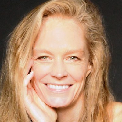 Profile Picture of Suzy Amis Cameron (@suzymusing) on Twitter