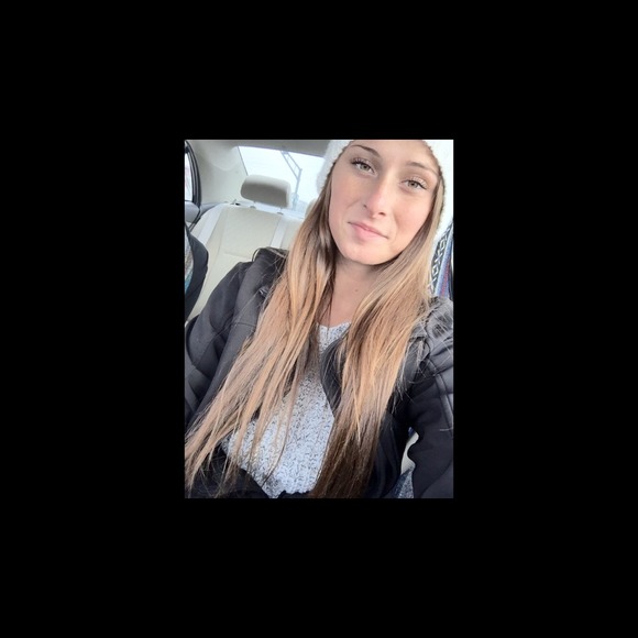 Profile Picture of Tracie Richardson (@tracievictoria) on Poshmark