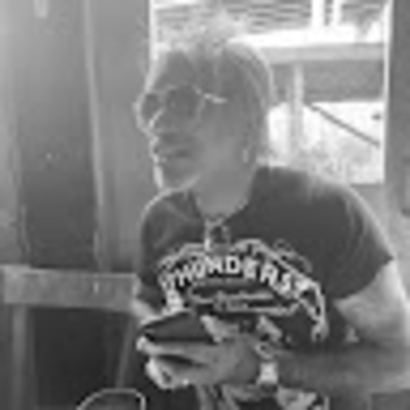 Profile Picture of Sureshan Pather (@sureshanpather) on Poshmark