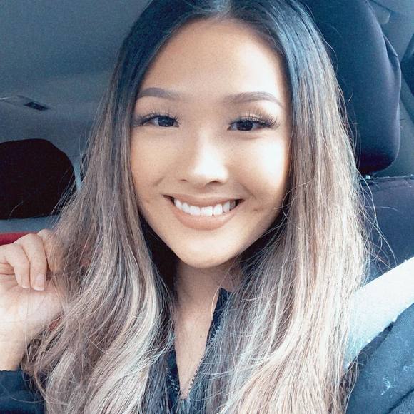 Profile Picture of Zena Saesee (@zenasaesee) on Poshmark