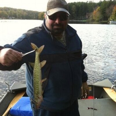 Profile Picture of Tony DeSimone (@Fish4548) on Twitter