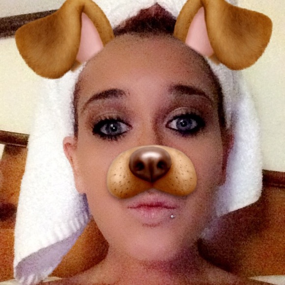 Profile Picture of Danielle Mcfarlin (@803bitchess) on Poshmark