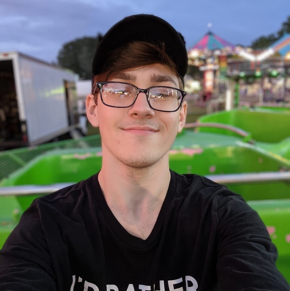 Profile Picture of Dustin Kramer (@hellboy1999) on Poshmark