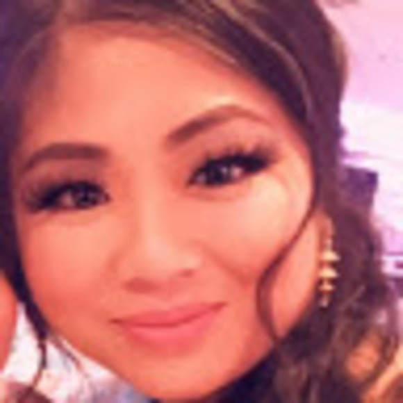 Profile Picture of Kimberly Rakthai (@kimvrak1) on Poshmark