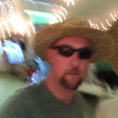 Profile Picture of Chris (@ChrisLinsky74) on Twitter