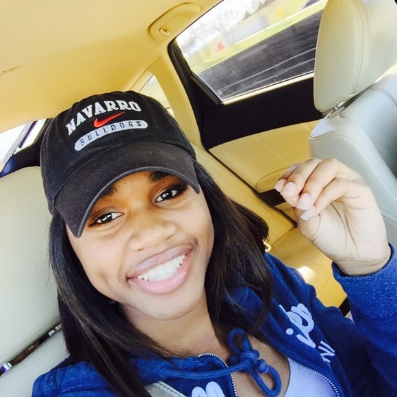 Profile Picture of Jerrica Morgan (@jerrii1112) on Poshmark