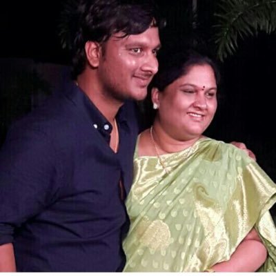 Profile Picture of Abhinay Paruchuri (@tejparuchuri) on Twitter