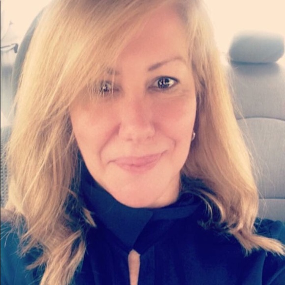 Lisa Colomer - Poshmark Profile Picture of Lisa Colomer (@lisacolomer) on Poshmark