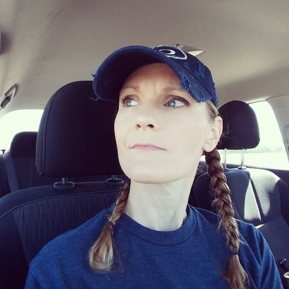 Kris Klinko - Poshmark Profile Picture of Kris Klinko (@krisklinko) on Poshmark