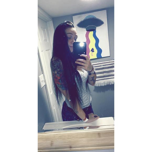 Profile Picture of Gabrielle Bragg (@gkbragg1999) on Poshmark