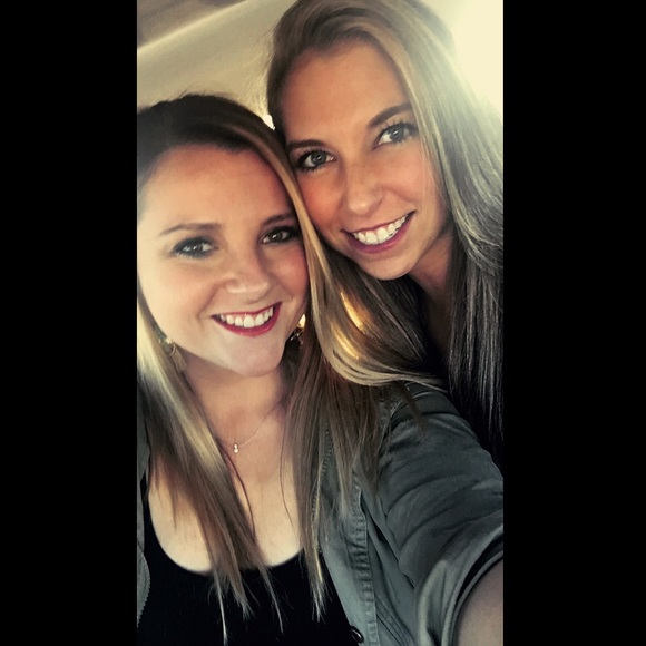 Alyssa Holsopple - Poshmark Profile Picture of Alyssa Holsopple (@akh6517) on Poshmark