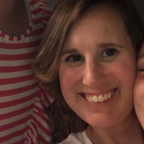 Profile Picture of Michele Patchett (@michelelook7) on Poshmark