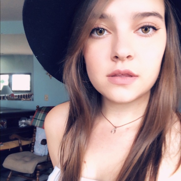 Ashley Cioppa - Poshmark Profile Picture of Ashley Cioppa (@acioppa) on Poshmark