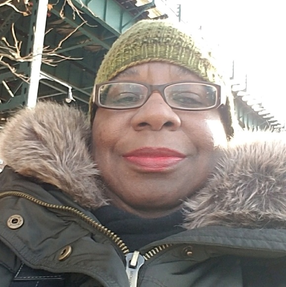 Profile Picture of Evelyn Bunbury (@sewlove1) on Poshmark