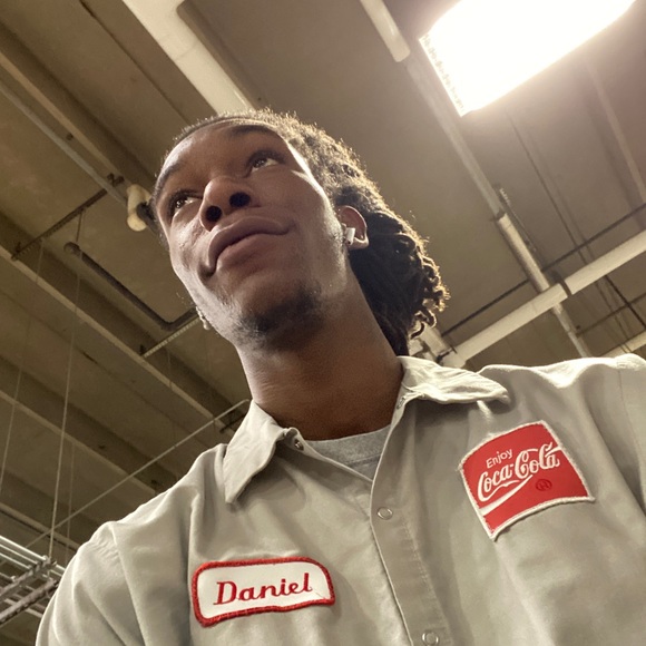 Profile Picture of Daniel Ramine (@dramine340) on Poshmark