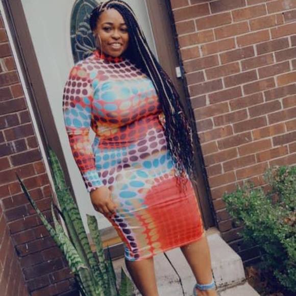 Profile Picture of Lisa Richardson (@lrich32) on Poshmark