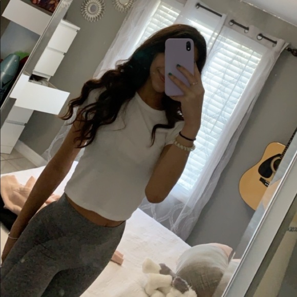 Profile Picture of Joslaine Diaz (@joslainediaz03) on Poshmark