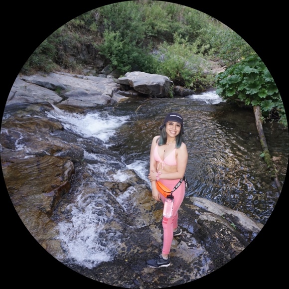 Profile Picture of Yesenia Cabrera (@cabreray60) on Poshmark