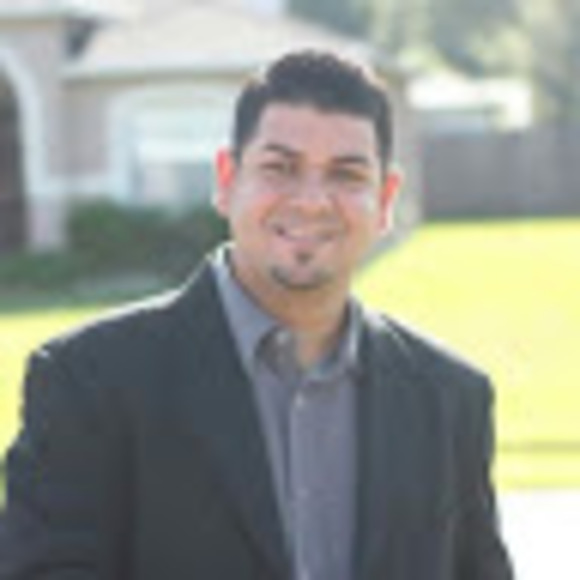 Profile Picture of Michael Bellido - tú porción (@michaelbelli252) on Poshmark