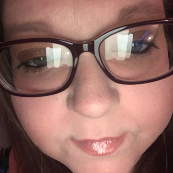 Amanda Rene - Poshmark Profile Picture of Amanda Rene (@recklessrere) on Poshmark