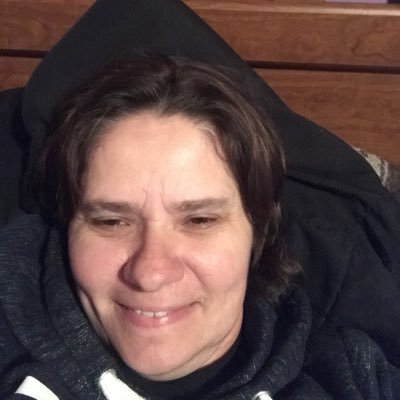 Profile Picture of Kerri Dixon (@kerfrog6) on Twitter