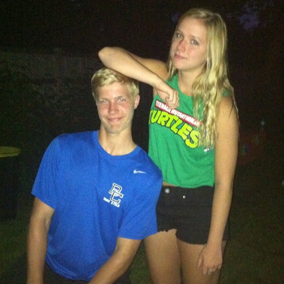 Profile Picture of Allison Scroggins (@allisonscroggs) on Poshmark