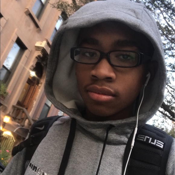 Profile Picture of Devin Tolbert (@drippydev13) on Poshmark