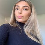 Profile Picture of R O X Y 🐝 (@roxy_honeyy) on Instagram