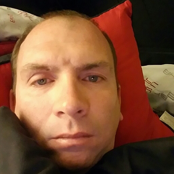 Profile Picture of Larry Hainlen (@larryh79) on Poshmark