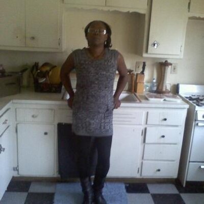 Profile Picture of Cassandra Dotson (@L8dybug70) on Twitter