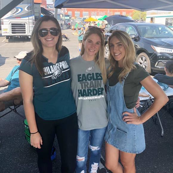 Profile Picture of Kelly Kulakowski (@kkulakowski) on Poshmark