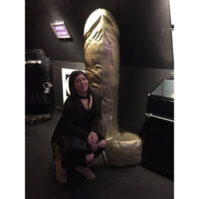 Profile Picture of RhianHolly Griffithson Twitter