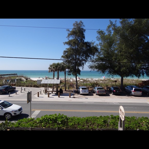 Profile Picture of Alessandra Bettoni (@malayka) on Poshmark