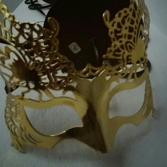 Profile Picture of Tselane Bone (@tbone514) on Poshmark