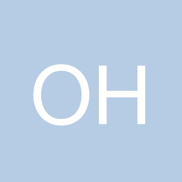 Profile Picture of Olivia Hansbury (@olivebranche) on Poshmark