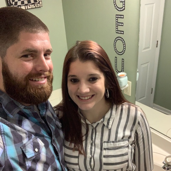 Profile Picture of Karly Eckey (@karlyeckey) on Poshmark