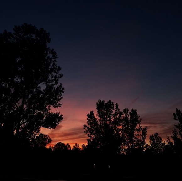 Profile Picture of Katrina Deaton (@katrinadeaton) on Poshmark