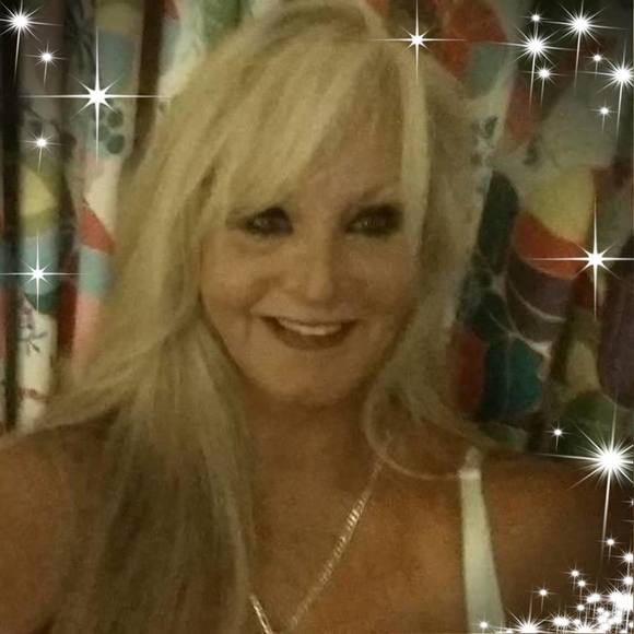 Profile Picture of Tammy Gorrasi (@exttam) on Poshmark