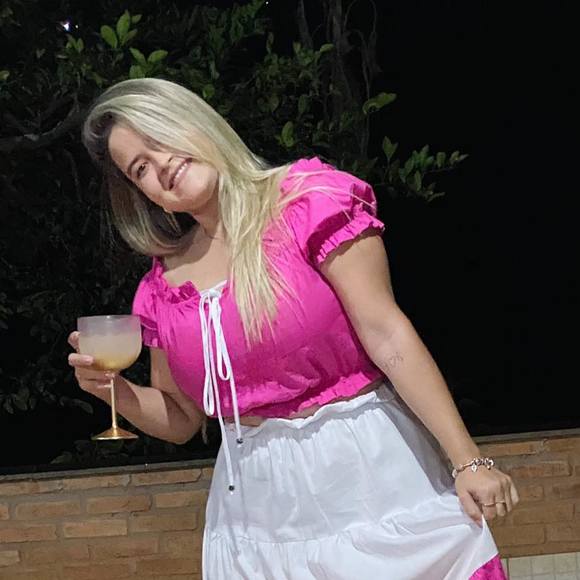 Profile Picture of Nathany Lemes (@nathany_leemes) on Poshmark