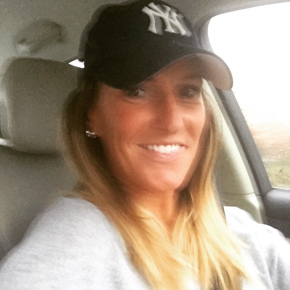 Profile Picture of Ariel Wilkinson (@arielc111) on Poshmark